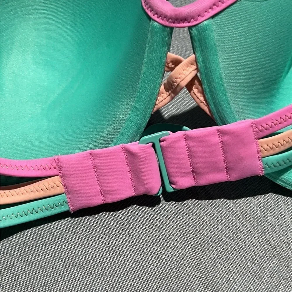LOT of  Bikini Tops 38C & 36C D24‎